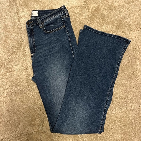 Hollister bootcut jeans - Picture 1 of 3